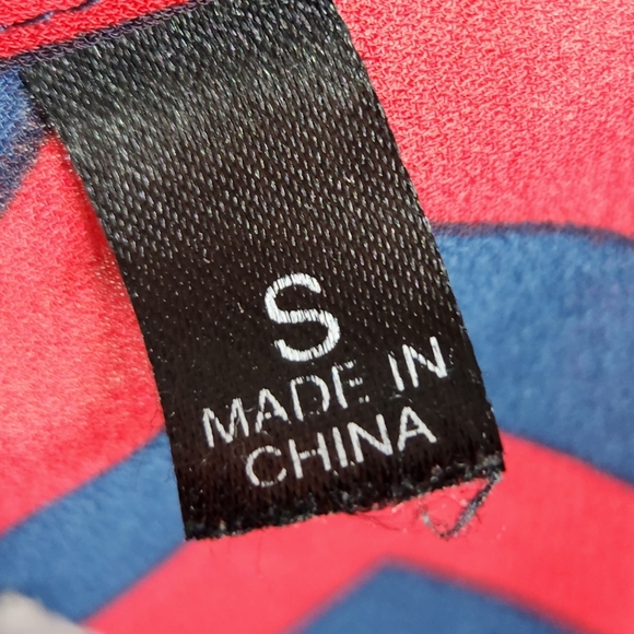 HeartSoul Navy & Red Zig Zag Striped Hi-Low Hem Short Sleeve Top Size Small - Picture 6 of 8